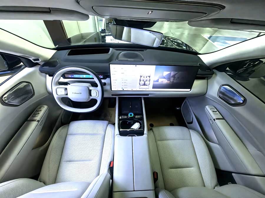 Lynk & Co 900 2025 car image #4