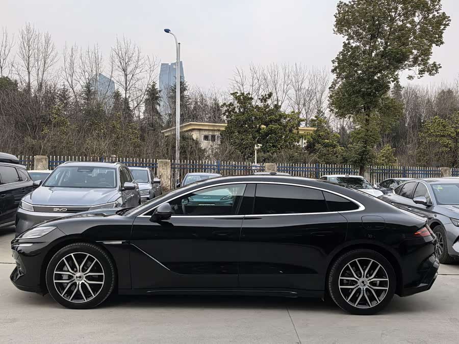 Denza Z9 2024 صورة سيارة #4