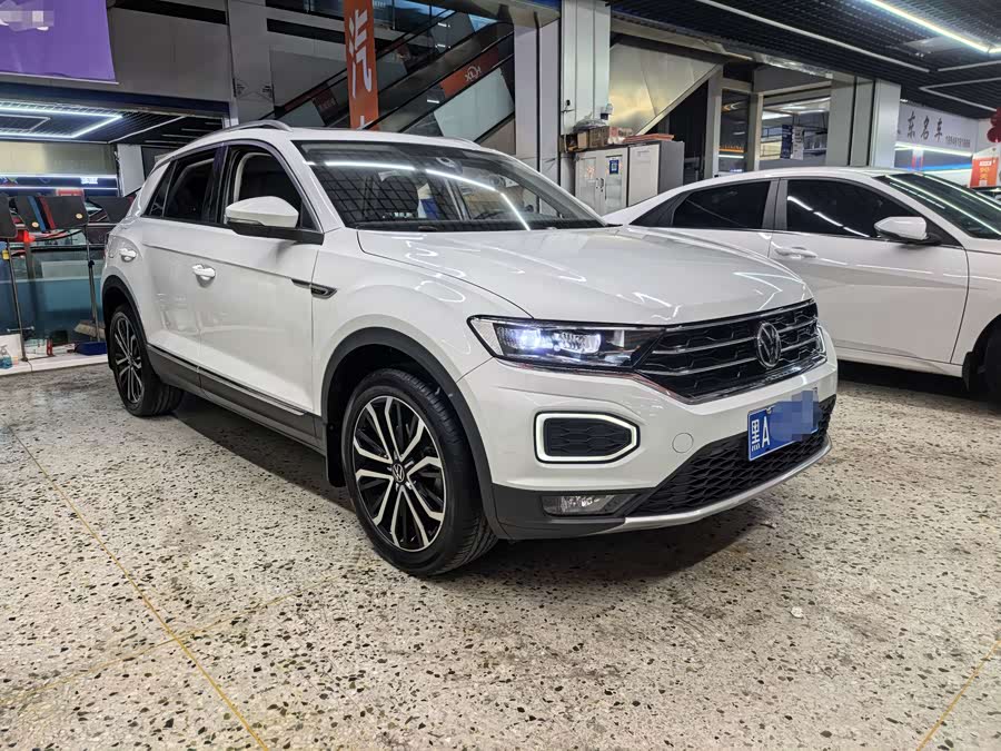 Volkswagen T-Roc 2022 car image #4