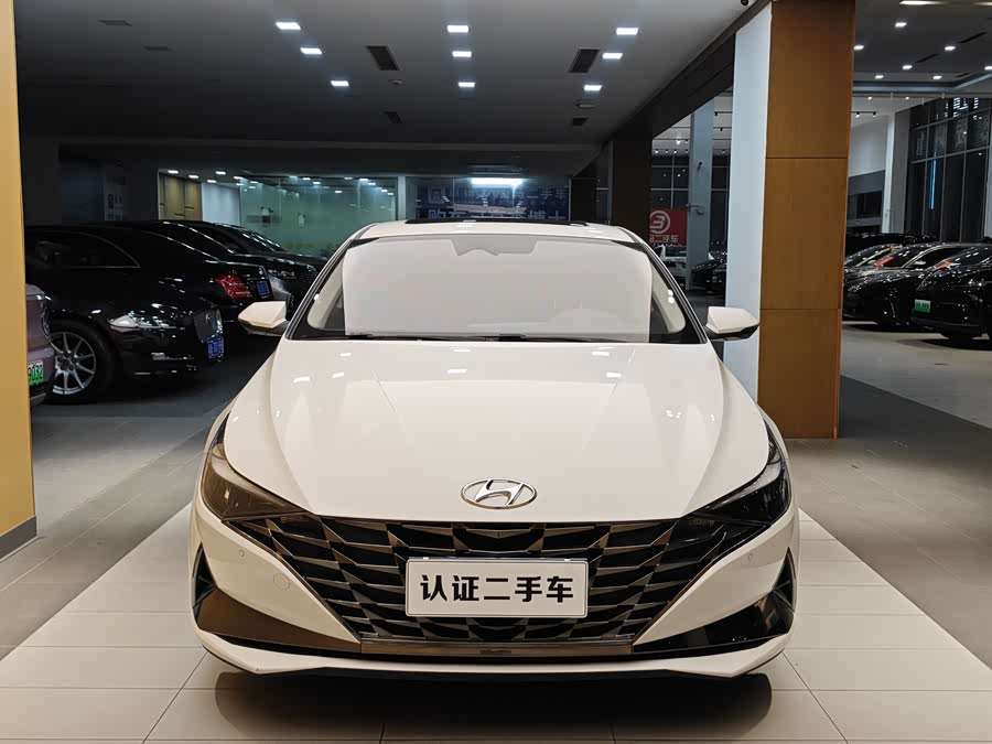 Hyundai Elantra 2023 immagine di auto #4