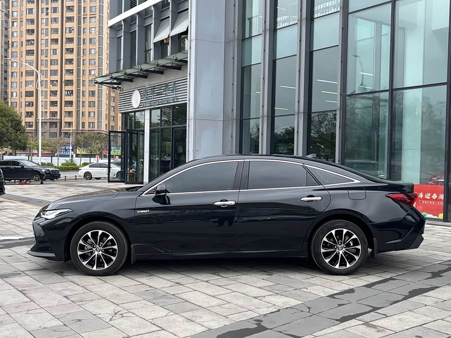 Toyota Avalon 2023 car image #4