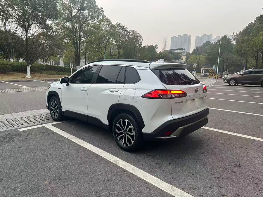 Toyota Frontlander 2023 car image #4