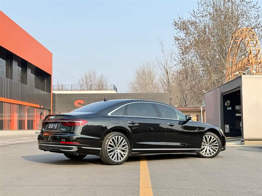 Audi A8 2022 imagen de coche #4