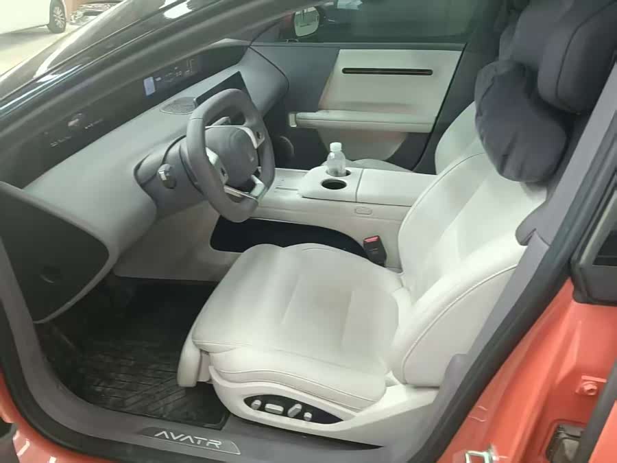 Avatr 06 2025 immagine di auto #4