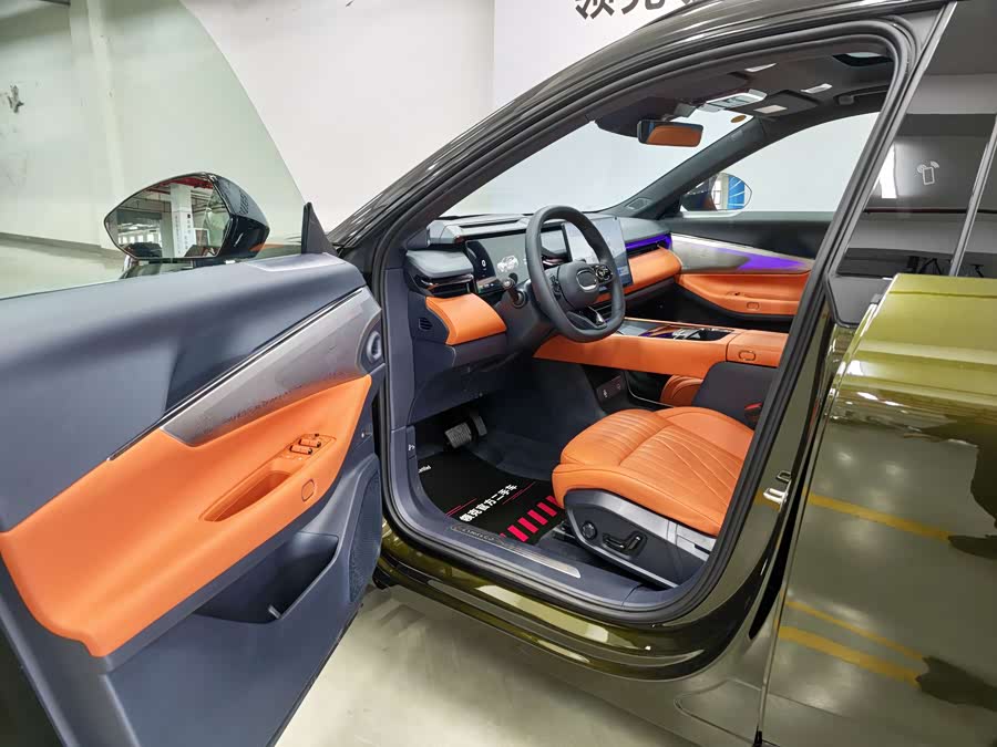 Lynk & Co 08 EM-P 2025 car image #4