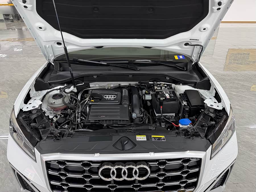 Audi Q2L 2022 car image #4