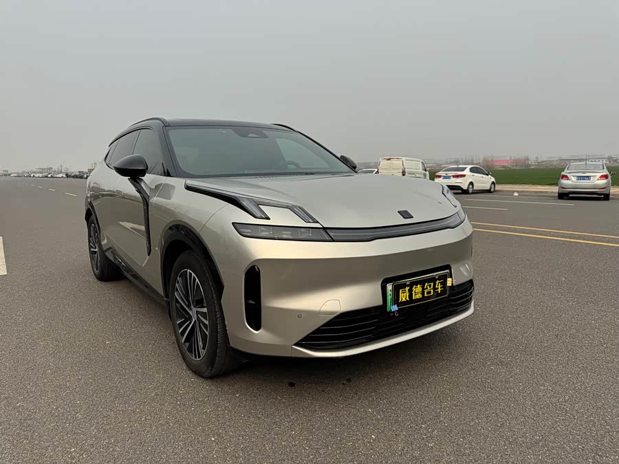 Lynk & Co 08 EM-P 2024 car image #4