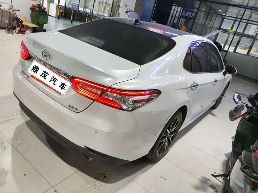 Toyota Camry 2021 car image #4