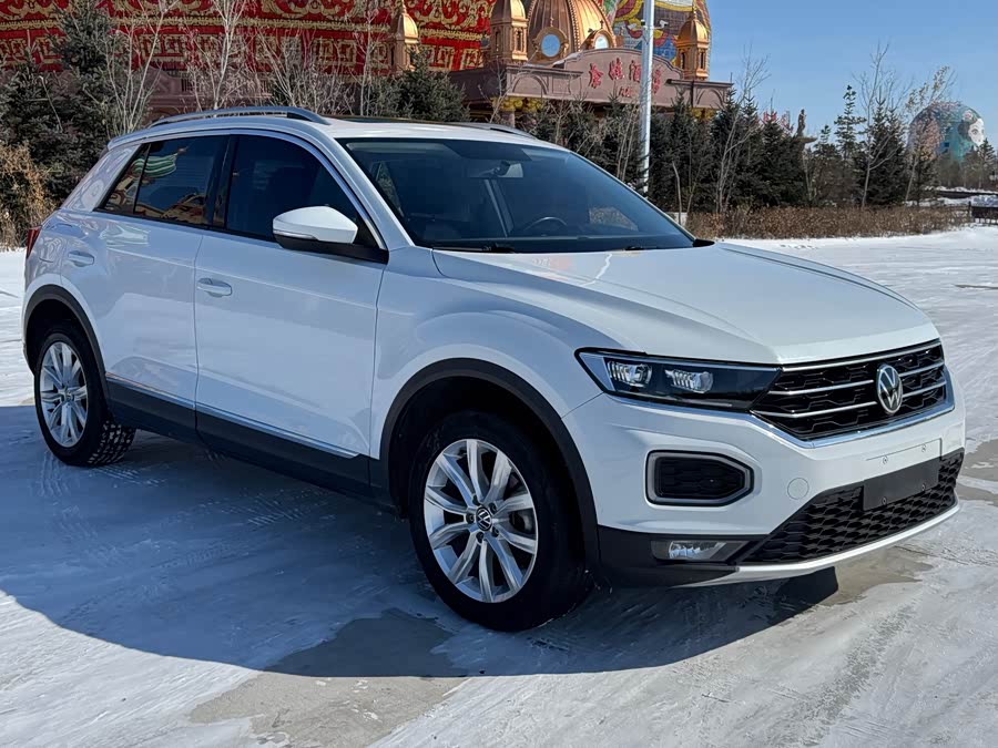 Volkswagen T-Roc 2023 car image #4