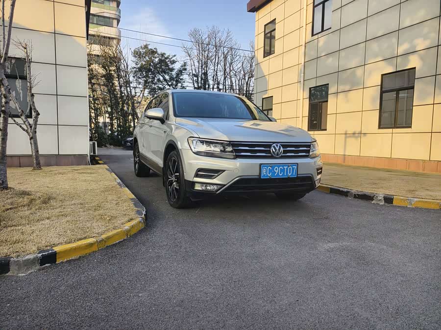 Volkswagen Tiguan L 2019 изображение автомобиля #4