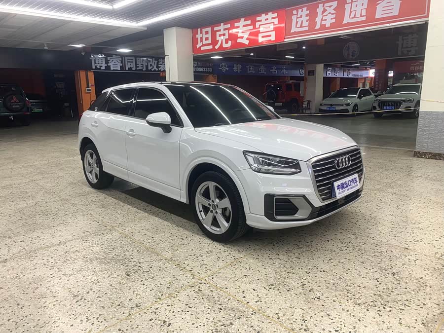 Audi Q2L 2021 car image #4