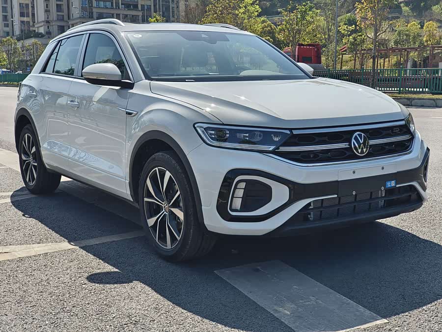 Volkswagen T-Roc 2026 car image #4