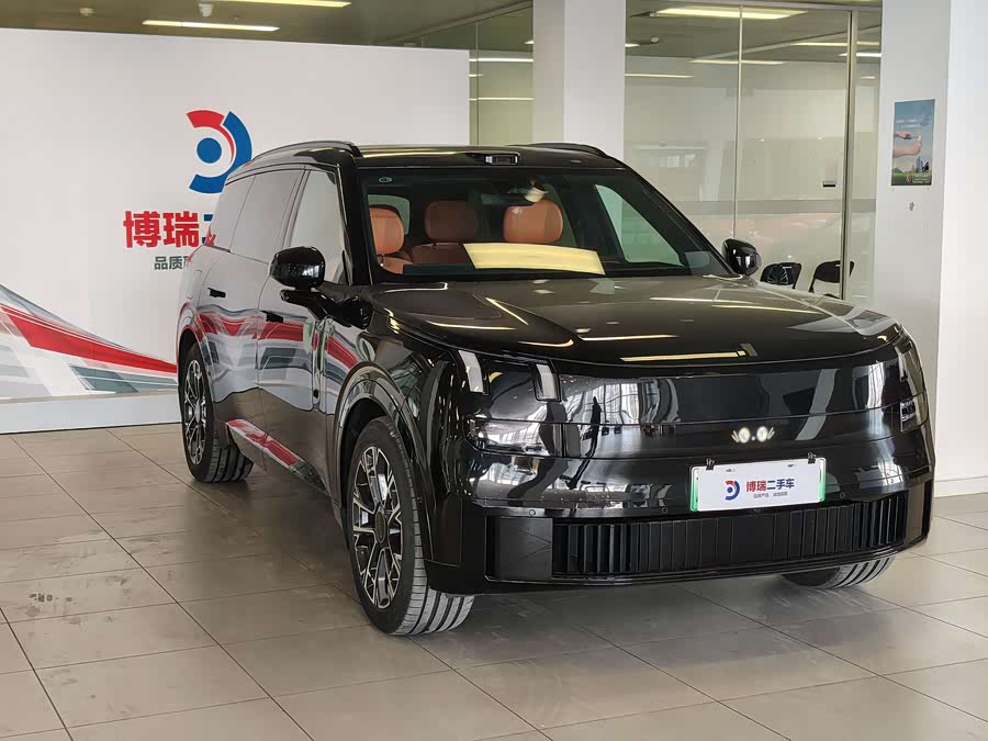 Lynk & Co 900 2025 car image #4