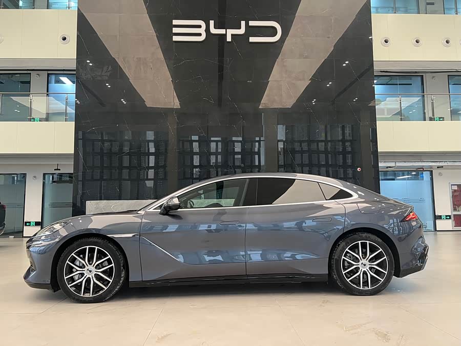 Denza Z9 2024 car image #4