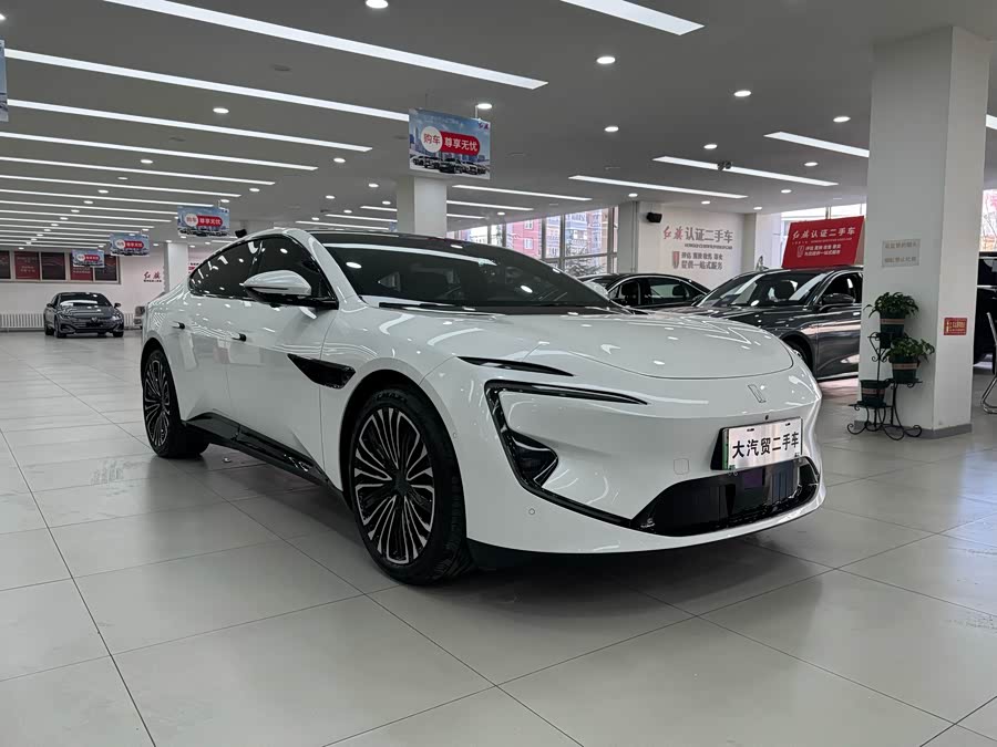 Avatr 12 2025 car image #4