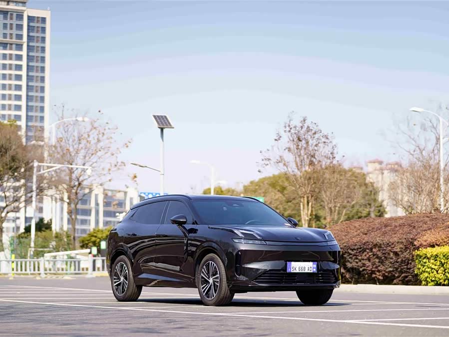 Lynk & Co 08 EM-P 2025 #4 Lynk & Co 08 EM-P 2025 car image #4