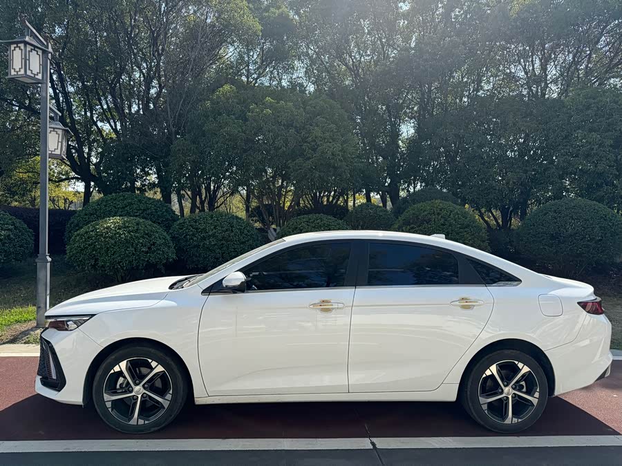 GEELY Emgrand L 2022 car image #4