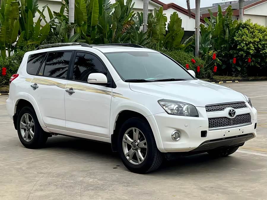 Toyota RAV4 2013 car image #4