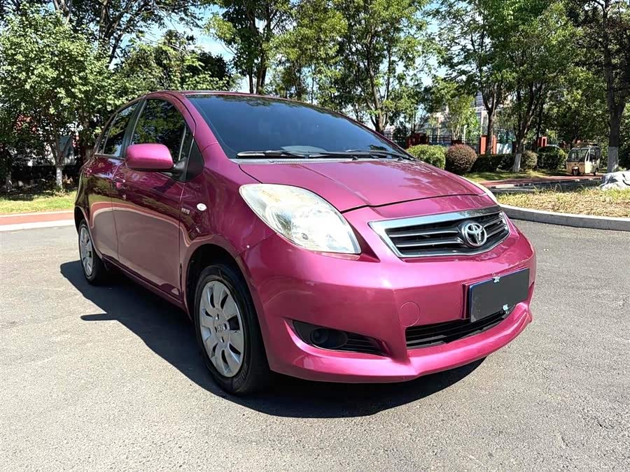 Toyota Yaris 2011 car image #4