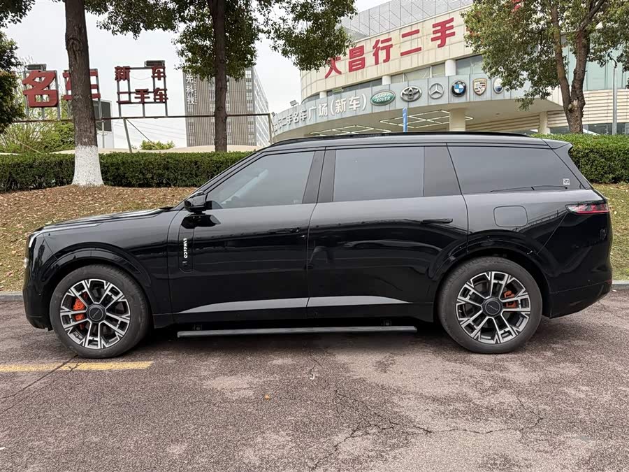 Lynk & Co 900 2025 car image #4