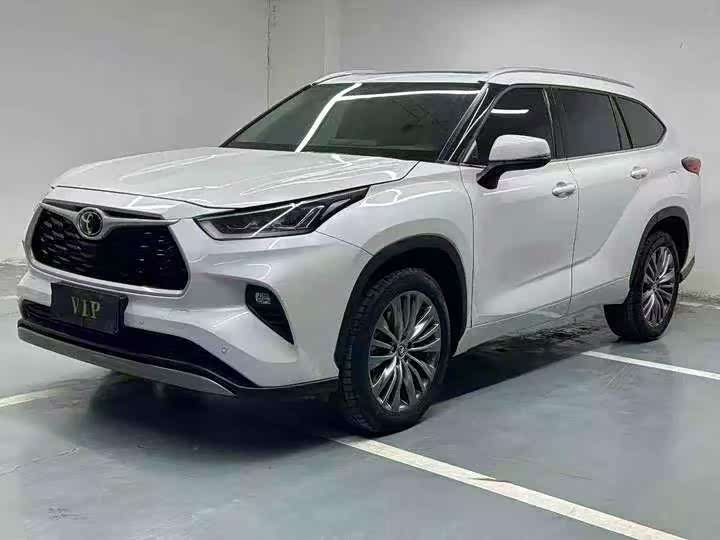 Toyota Highlander 2024 car image #4