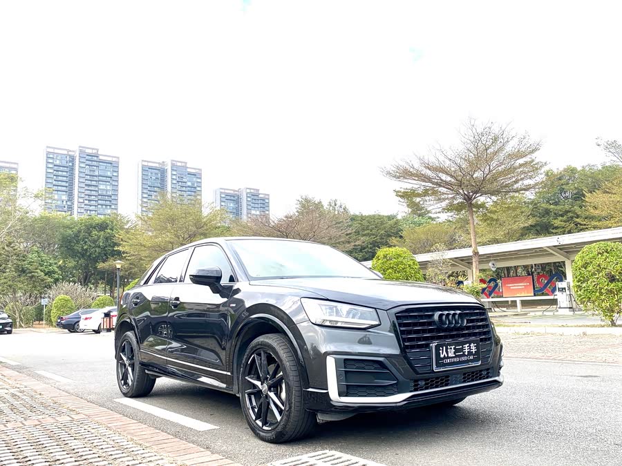 Audi Q2L 2021 صورة سيارة #4