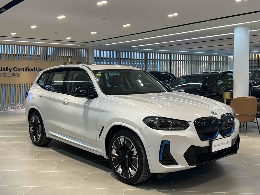 BMW iX3 2021 immagine di auto #4