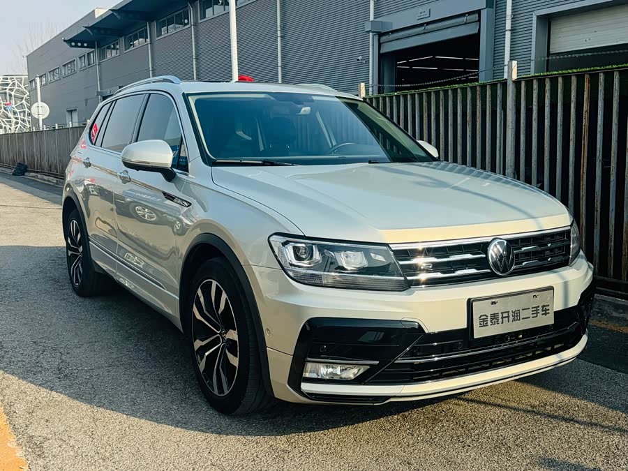 Volkswagen Tiguan L 2021 car image #4