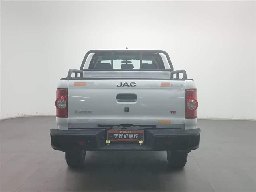 JAC 2023 car image #4