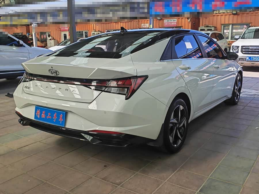 Hyundai Elantra 2023 immagine di auto #4