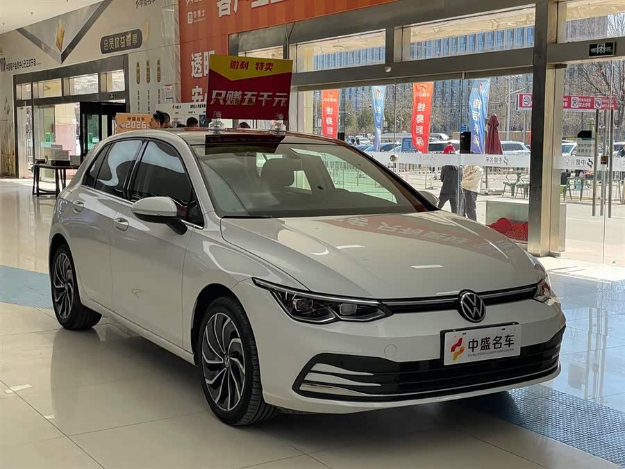 Volkswagen Golf 2023 car image #4