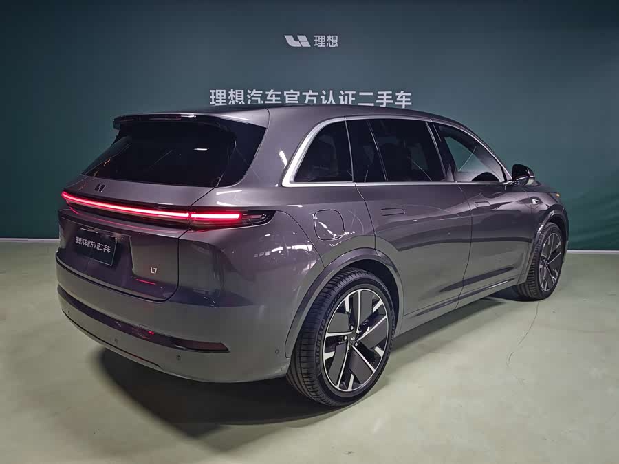 Li L7 2025 immagine di auto #4