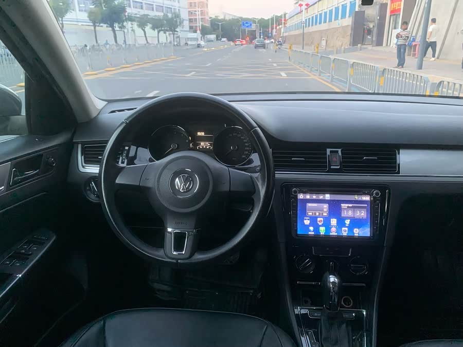 Volkswagen Bora 2014 car image #4