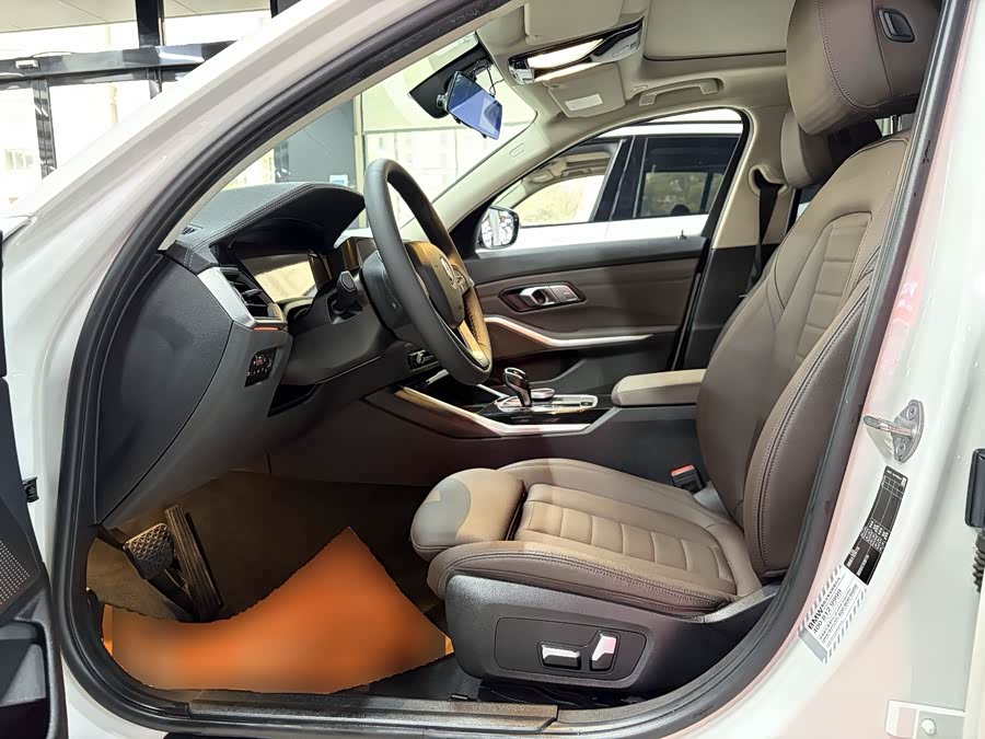 BMW 3 Series 2019 #4 BMW 3 Series 2019 car image #4