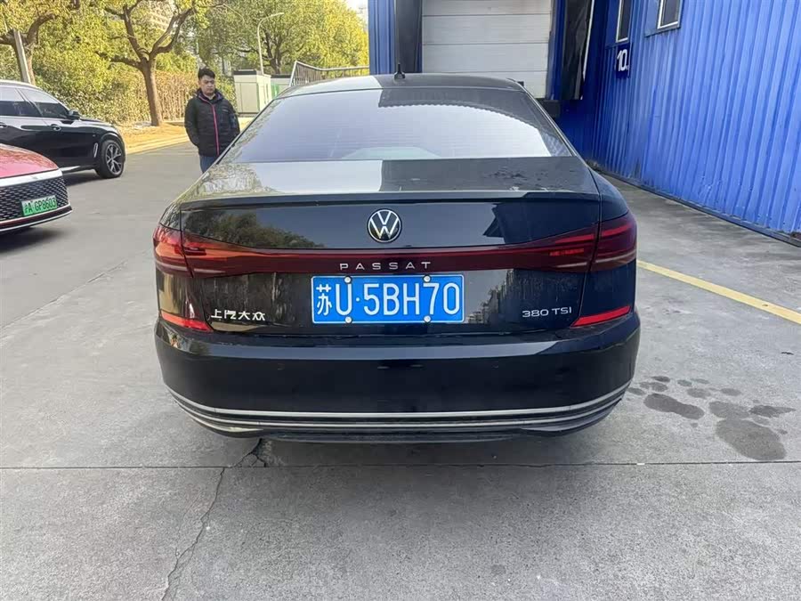Volkswagen Passat 2024 صورة سيارة #4