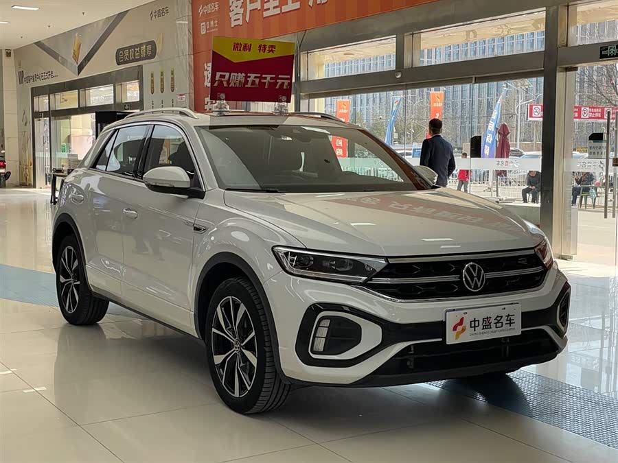 Volkswagen T-Roc 2024 car image #4