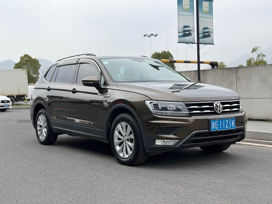 Volkswagen Tiguan L 2017 imagen de coche #4