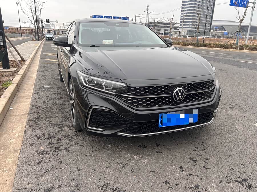 Volkswagen Passat 2021 car image #4