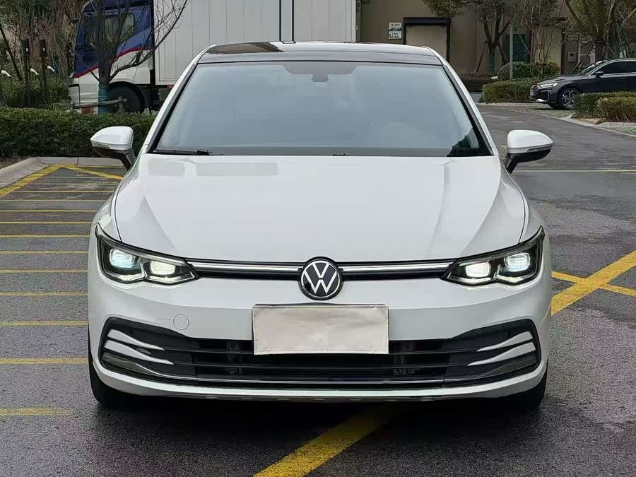 Volkswagen Golf 2023 car image #4