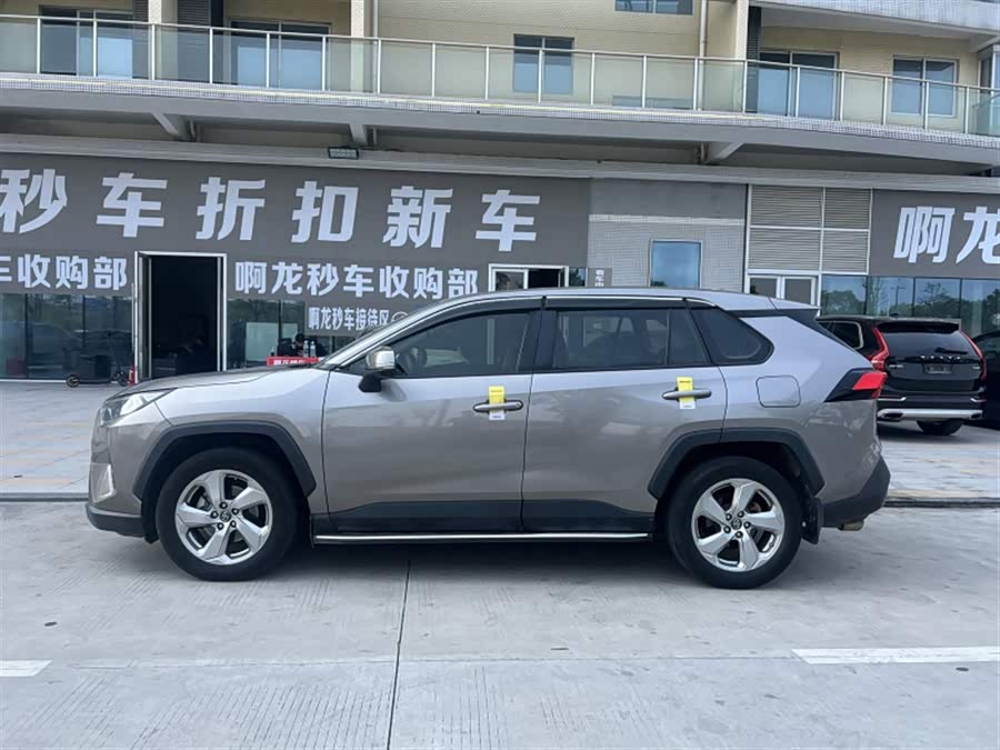 Toyota RAV4 2021 car image #4