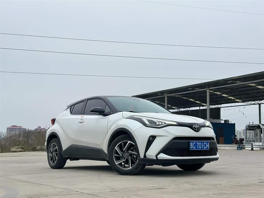 Toyota C-HR 2022 car image #4