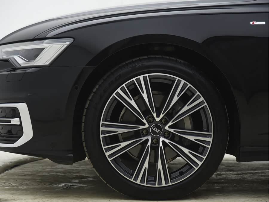 Audi A6L 2025 car image #4