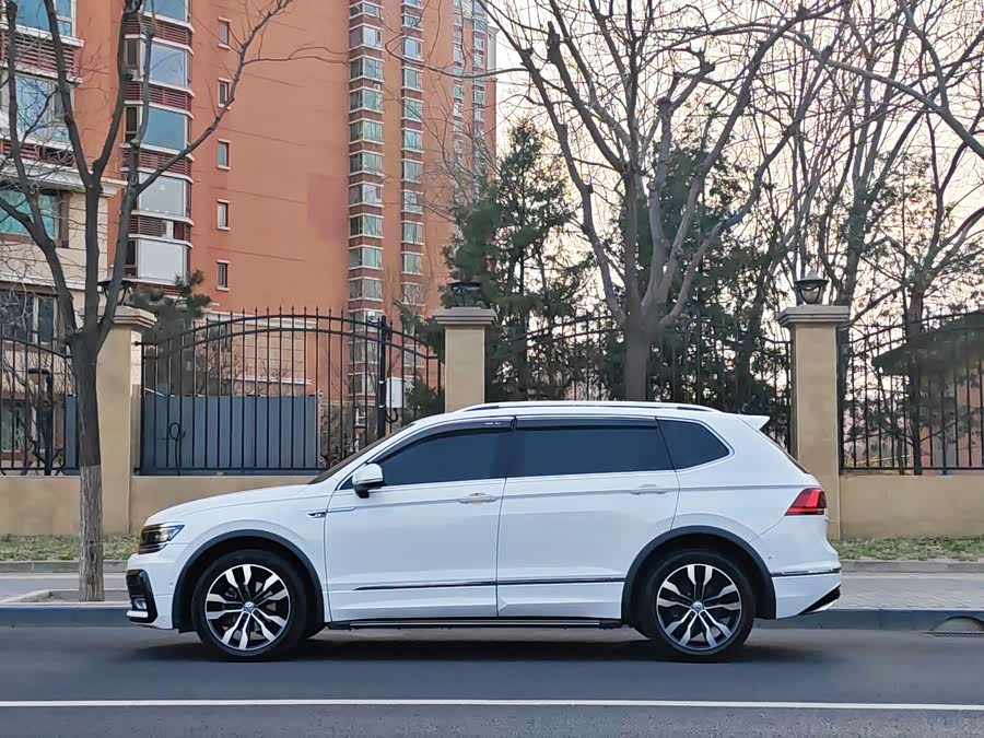 Volkswagen Tiguan L 2020 #4 Volkswagen Tiguan L 2020 car image #4