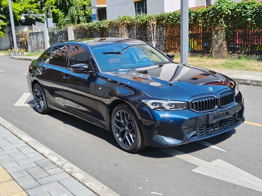 BMW 3 Series 2025 #4 BMW 3 Series 2025 car image #4