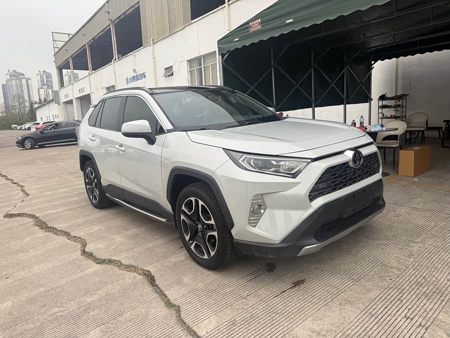 Toyota RAV4 2019 car image #4