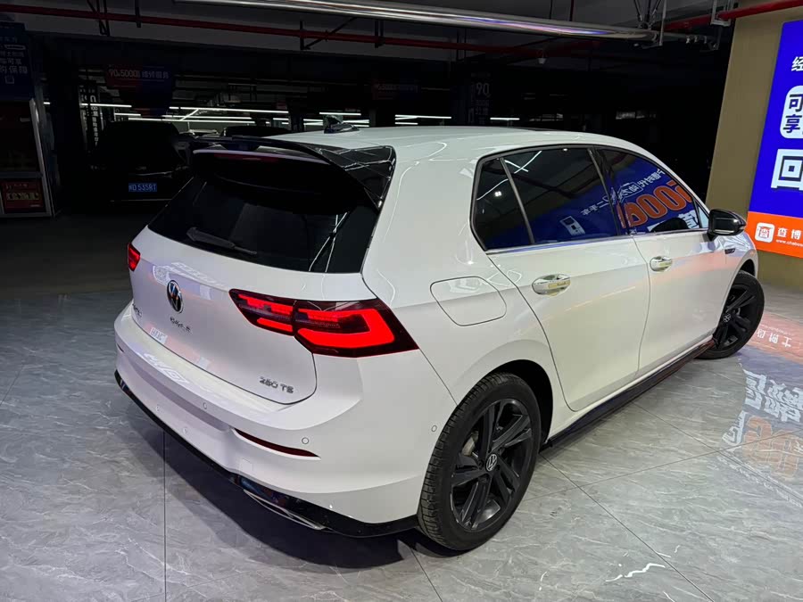 Volkswagen Golf 2022 car image #4