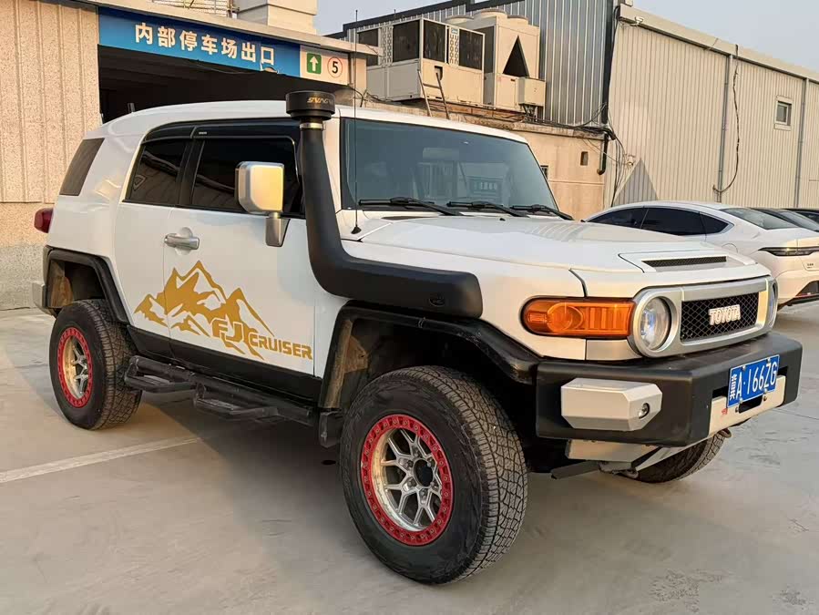 Toyota FJ Cruiser 2008 immagine di auto #4