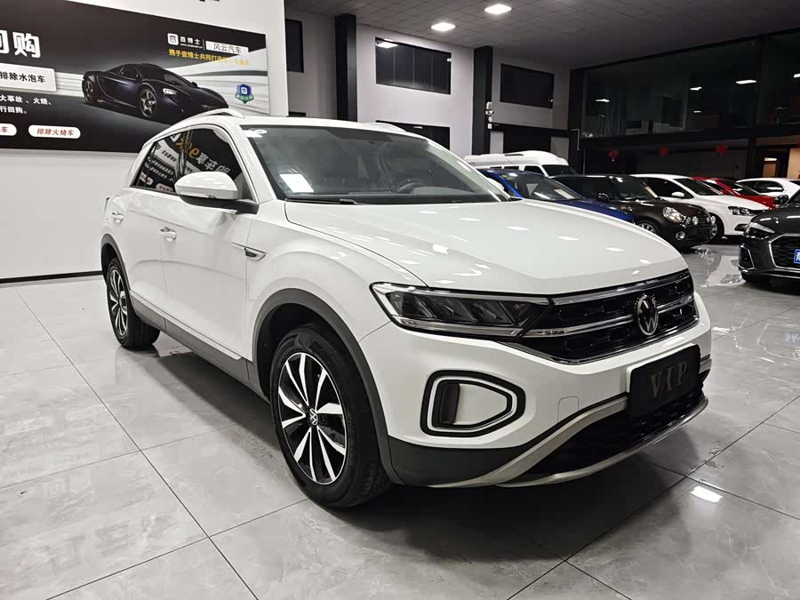 Volkswagen T-Roc 2023 car image #4