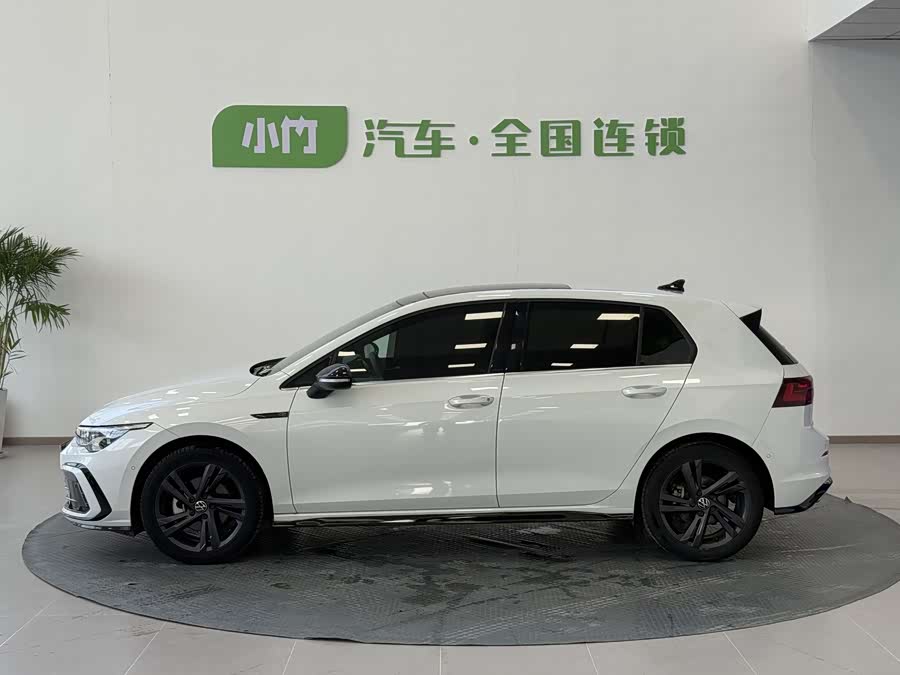 Volkswagen Golf 2022 car image #4