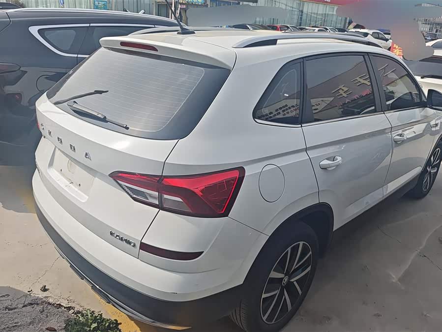 Skoda Kamiq 2023 imagen de coche #4